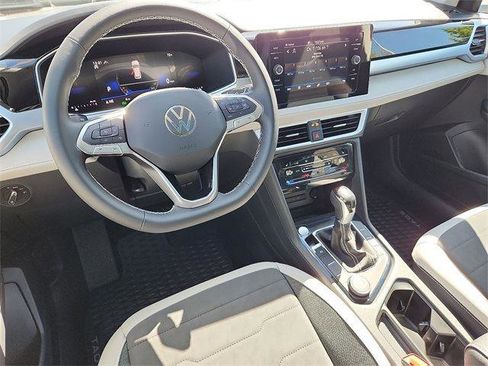 New 2025 Volkswagen Taos SE image 10