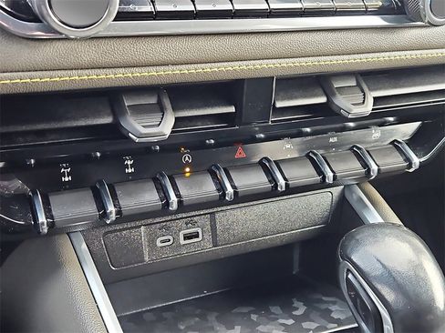 Certified 2024 Chevrolet Colorado ZR2 image 17