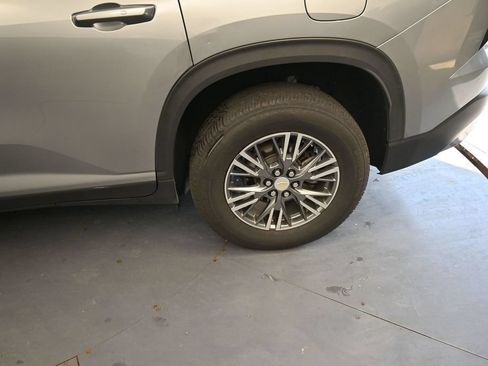 Used 2024 Chevrolet Traverse LT AWD/4WD image 18