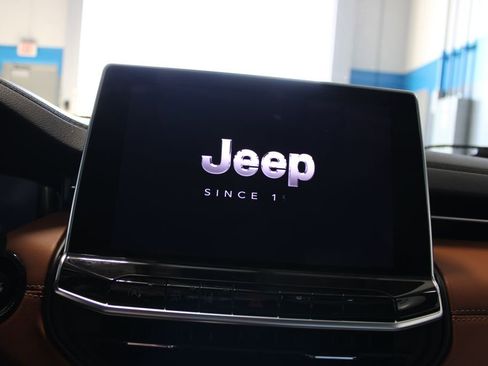 Used 2022 Jeep Compass Limited w/ Elite Group AWD/4WD image 26