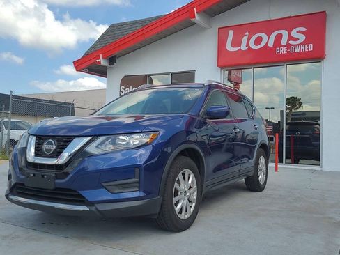 Used 2018 Nissan Rogue SV AWD/4WD image 9
