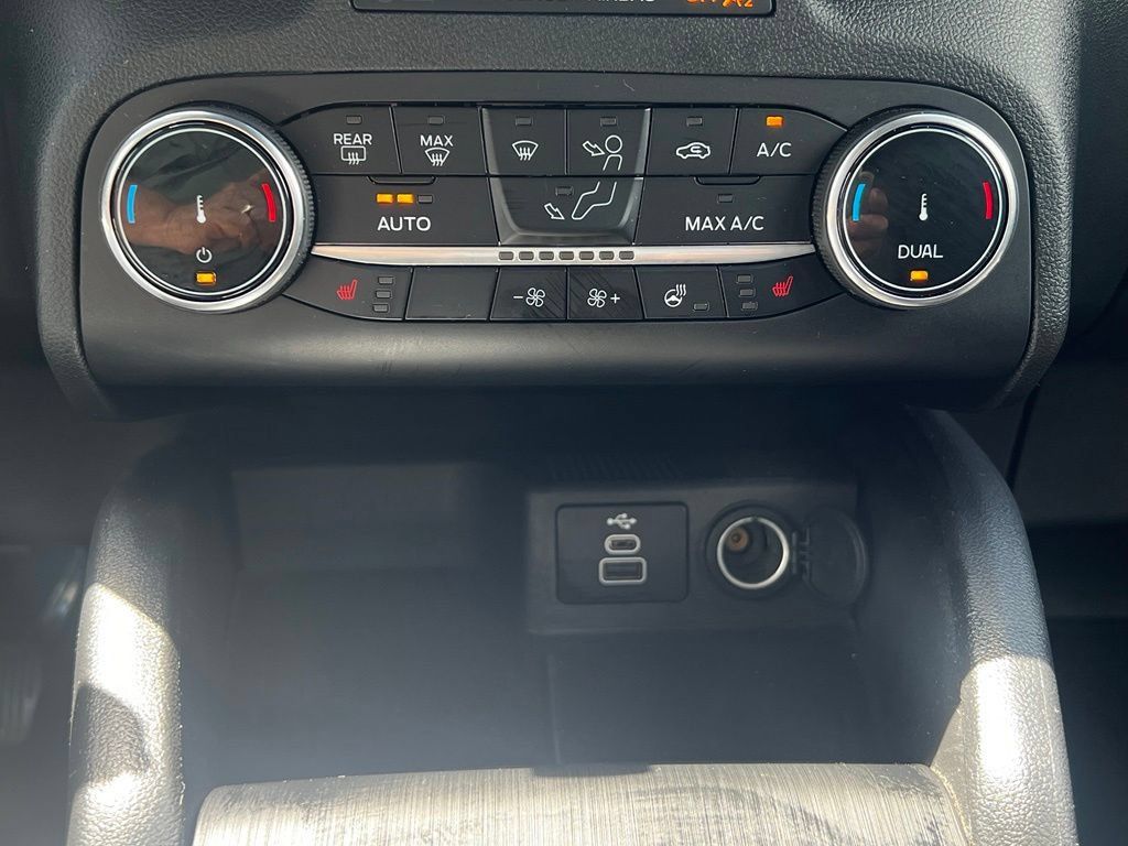 Used 2025 Ford Escape ST-Line Select AWD/4WD image 27