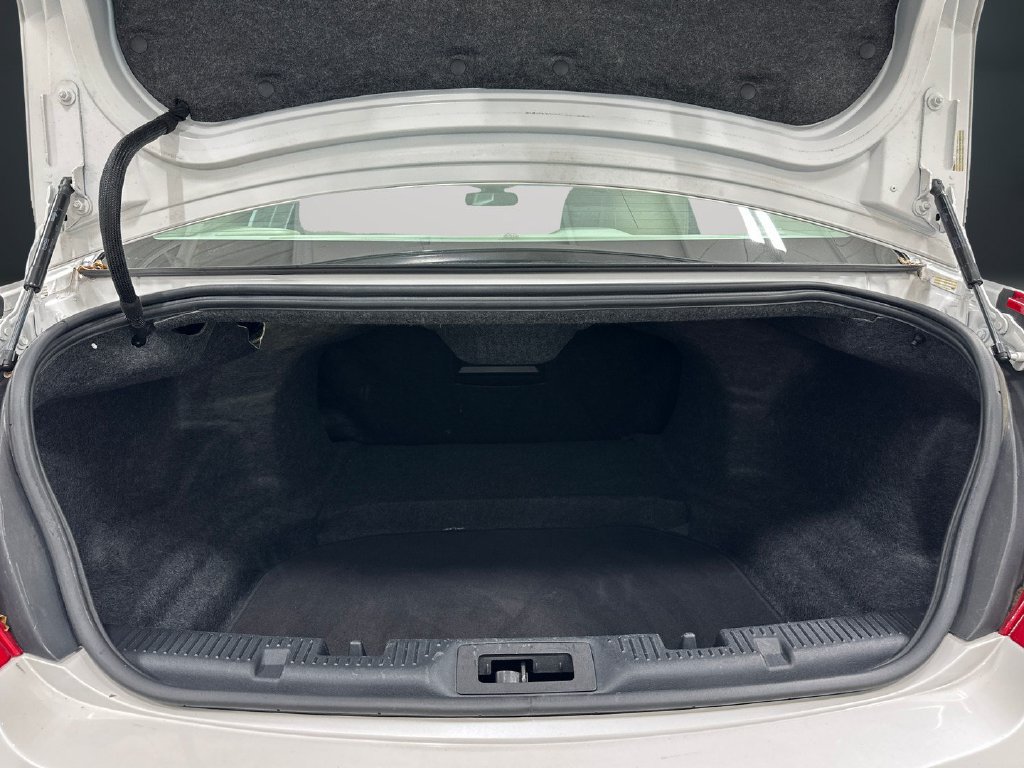 Used 2014 Lincoln MKS w/ Equipment Group 101A FWD image 12
