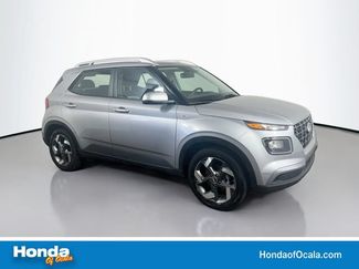 Used 2025 Hyundai Venue SEL FWD video 1
