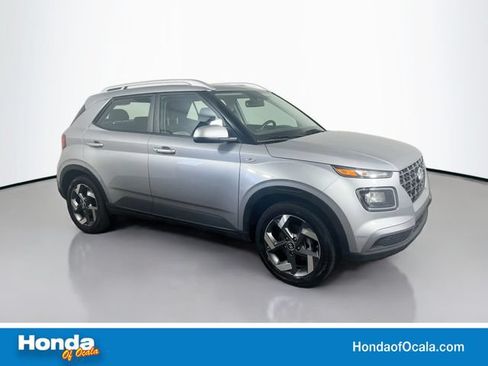 Used 2025 Hyundai Venue SEL FWD image 1
