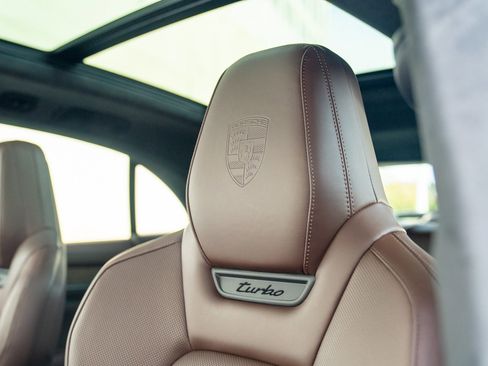 New 2025 Porsche Macan Turbo Electric image 13