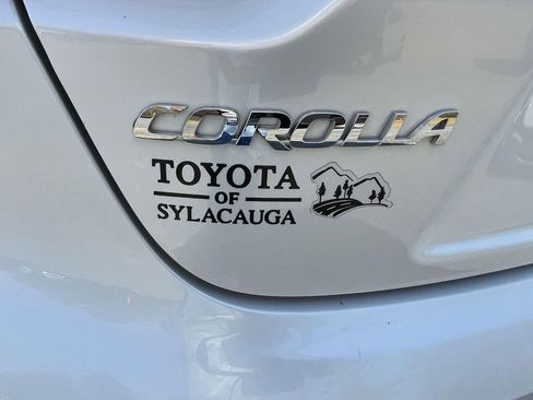 Used 2025 Toyota Corolla LE image 11