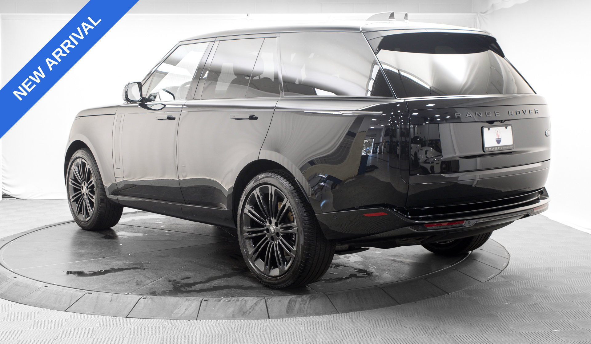 Used 2025 Land Rover Range Rover SE AWD/4WD image 5