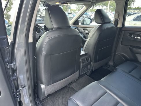 Used 2023 Nissan Rogue SV w/ SV Premium B Package AWD/4WD image 17