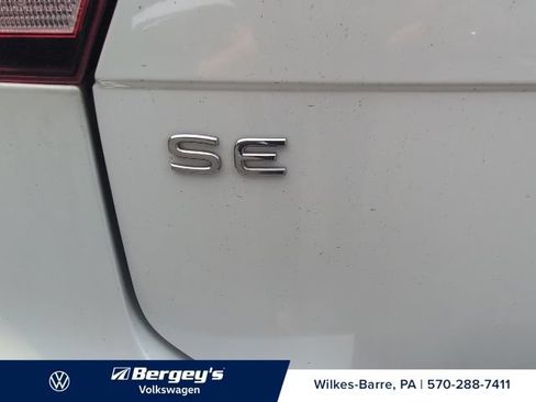 Used 2023 Volkswagen Tiguan SE w/ Panoramic Sunroof Package FWD image 14