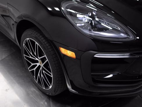 Certified 2026 Porsche Macan AWD/4WD image 12