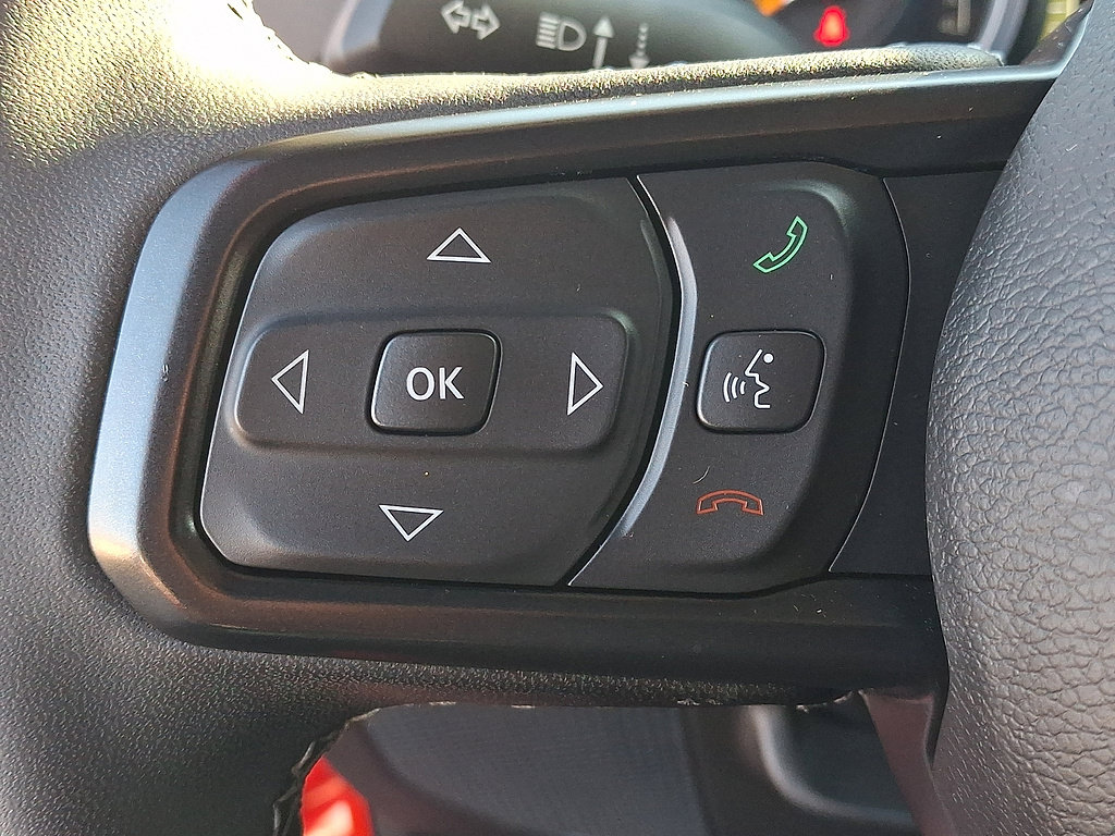 Used 2025 Jeep Gladiator Rubicon AWD/4WD image 21