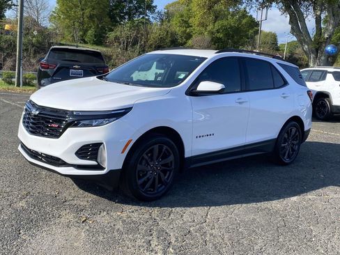 Used 2024 Chevrolet Equinox RS image 3