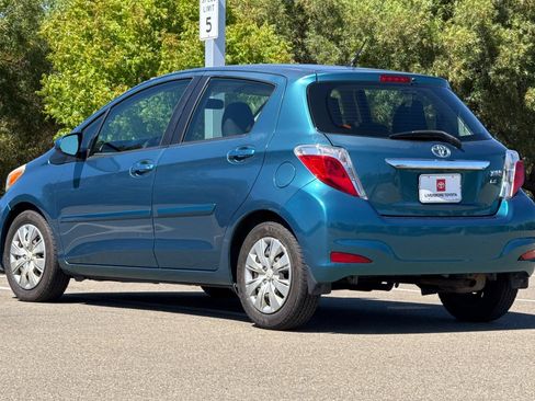 Used 2012 Toyota Yaris LE FWD image 6