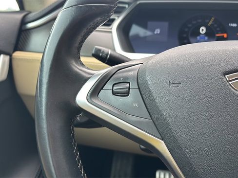 Used 2014 Tesla Model S image 24