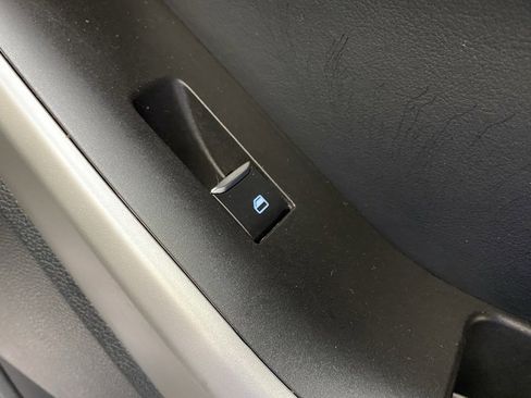 Used 2023 Ford Explorer Limited image 18