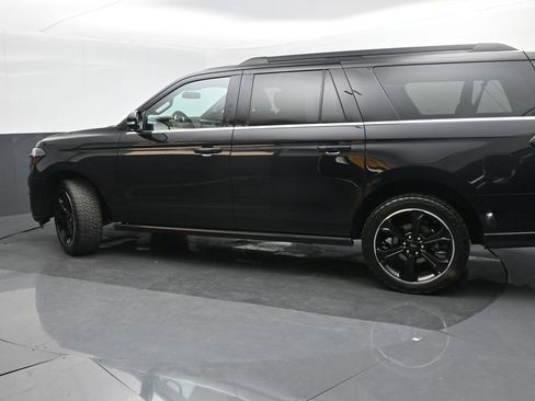 Used 2022 Ford Expedition Max Limited image 3