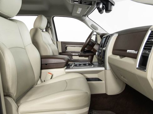 Used 2015 RAM 1500 Laramie w/ Convenience Group image 27