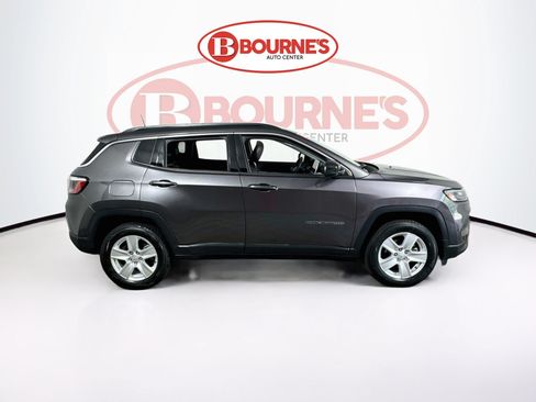 Used 2022 Jeep Compass Latitude AWD/4WD image 9