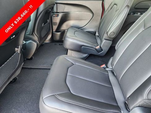 New 2026 Chrysler Pacifica Select image 18