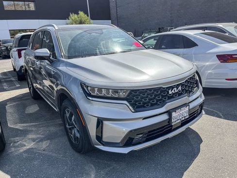 Used 2023 Kia Sorento EX w/ Panoramic Sunroof Package FWD image 6