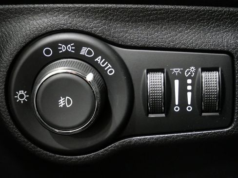 Used 2019 Jeep Compass Limited image 14