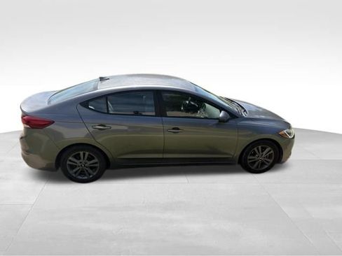 Used 2018 Hyundai Elantra SEL FWD image 2