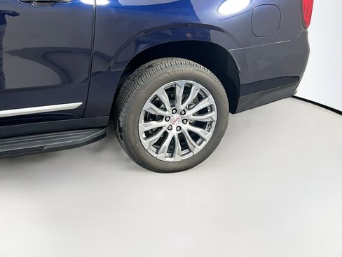 Used 2024 GMC Yukon XL Denali image 32