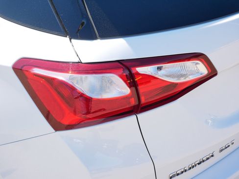Used 2020 Chevrolet Equinox LT AWD/4WD image 17