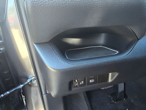 Used 2021 Toyota RAV4 XLE image 44