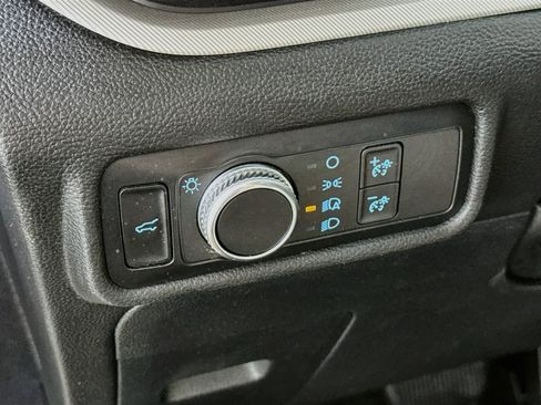 Used 2020 Ford Explorer XLT AWD/4WD image 9