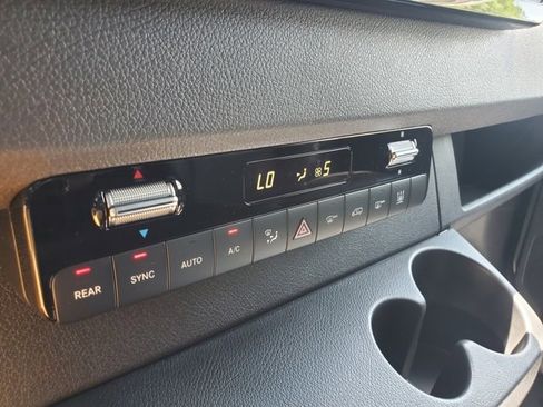 Used 2025 Mercedes-Benz Sprinter 2500 image 30