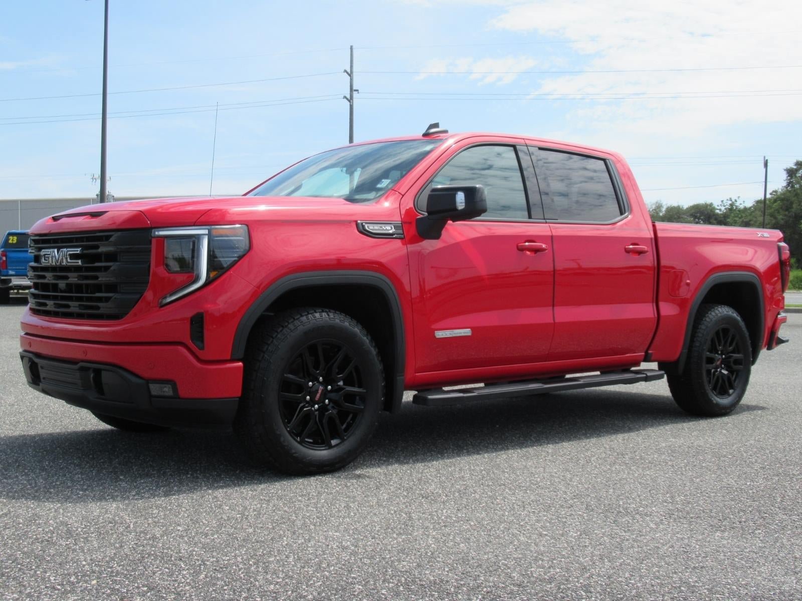 Used 2025 GMC Sierra 1500 Elevation w/ Elevation Premium Package AWD/4WD image 3