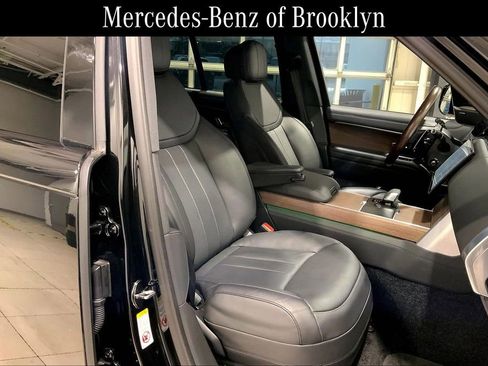 Used 2024 Land Rover Range Rover SE image 8