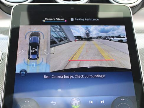 Used 2025 Mercedes-Benz GLC 300 4MATIC image 17