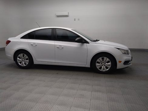 Used 2016 Chevrolet Cruze LS image 11
