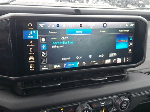 Used 2025 Jeep Wrangler Unlimited Sahara image 15