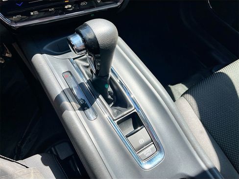 Used 2022 Honda HR-V EX image 16