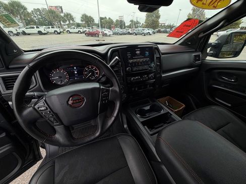 Used 2024 Nissan Titan PRO-4X image 24