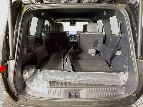 Certified 2024 Lexus GX 550 w/ Accessory Package (Z1) AWD/4WD image 24