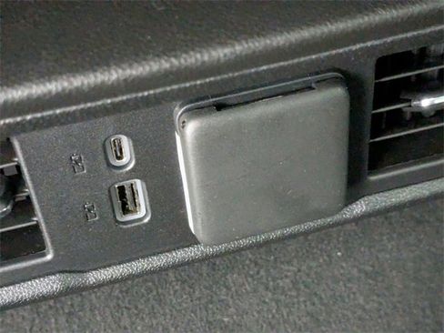 Used 2025 GMC Sierra 1500 SLT image 26