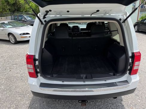Used 2017 Jeep Patriot High Altitude AWD/4WD image 18
