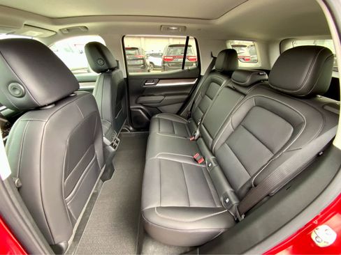 New 2026 GMC Terrain Denali w/ LPO, Black Badging Package image 25