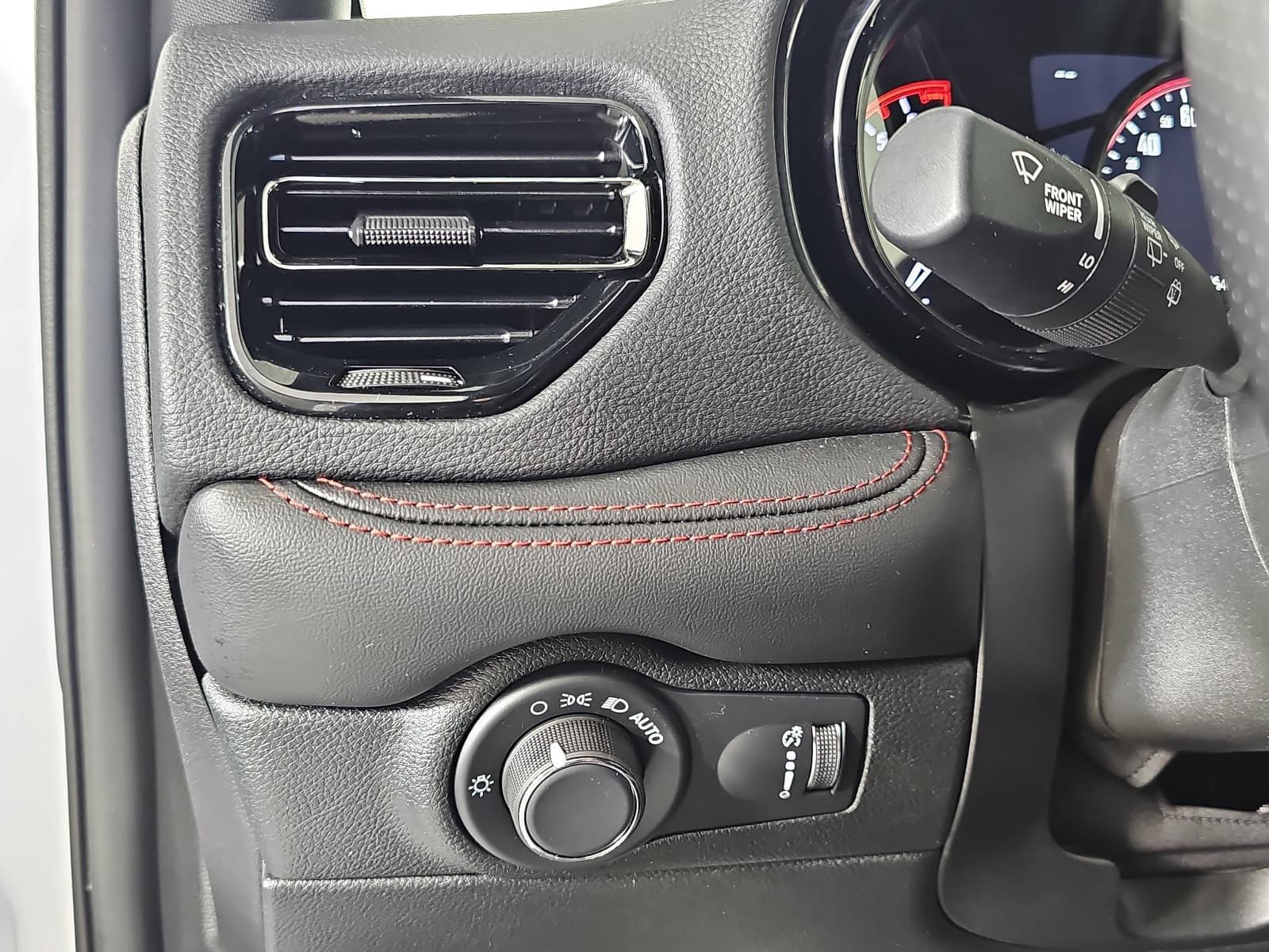 Used 2025 Dodge Durango GT AWD/4WD image 26