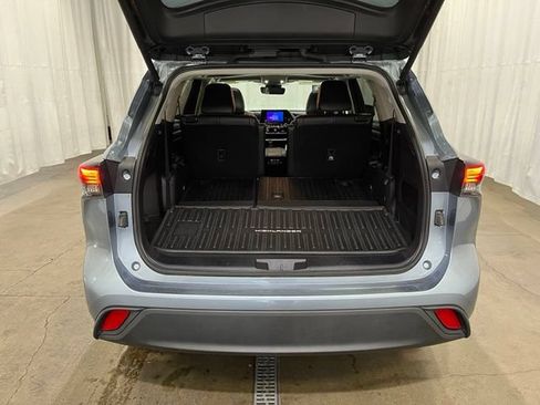 Certified 2024 Toyota Highlander XLE AWD/4WD image 14