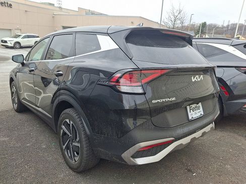 Certified 2023 Kia Sportage LX image 4