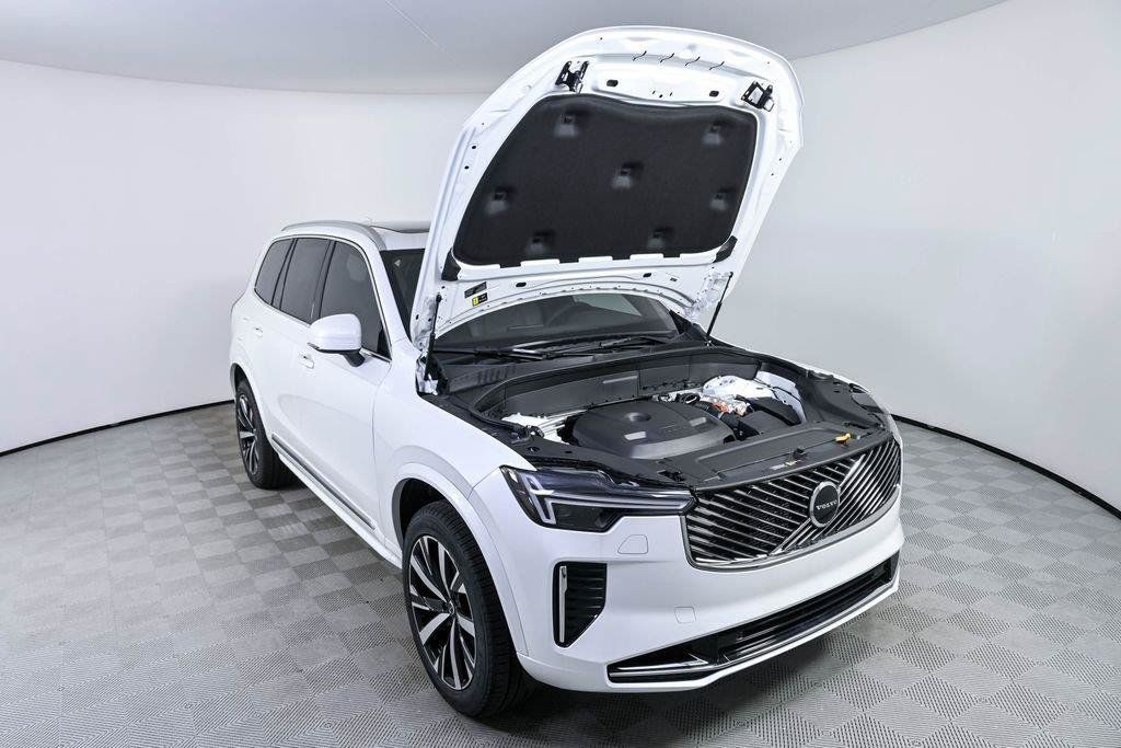New 2026 Volvo XC90 T8 Core w/ Protection Package AWD/4WD image 32
