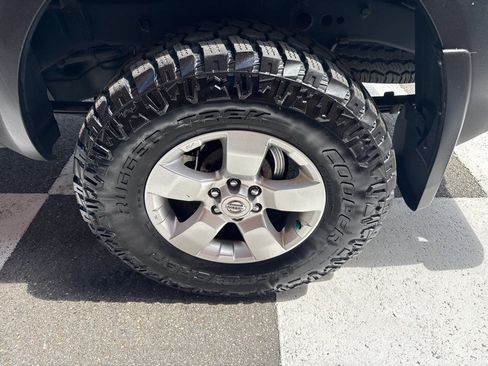Used 2012 Nissan Frontier SV AWD/4WD image 18