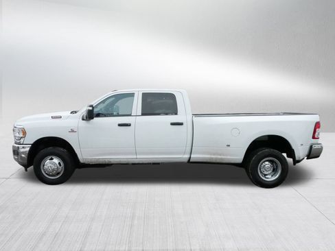 Used 2024 RAM 3500 Tradesman w/ Chrome Appearance Group image 4