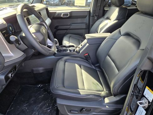 New 2026 Ford Bronco Outer Banks AWD/4WD image 18